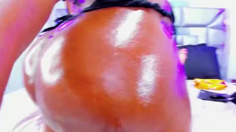 Snapshot of sweet_ebonyyx chatting on October 3, 3:15 am Sara online show from October 3, 3:15 am