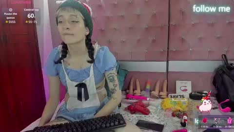  emmili  online show from December 1, 12:03 pm