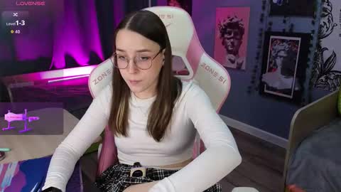 Alice online show from December 19, 4:30 am