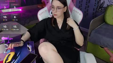 Snapshot of sweet_frosty chatting on October 18, 2:49 am Alice online show from October 18, 2:49 am