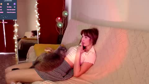 Molly online show from March 12, 6:17 am