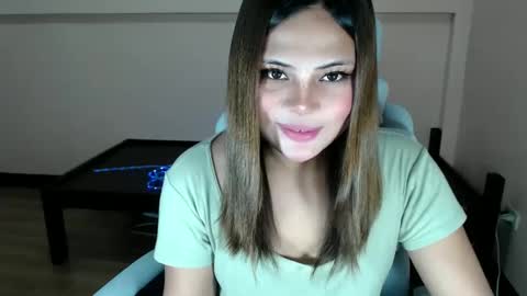 Snapshot of sweet_hard_queenxxx chatting on February 17, 2:20 am sophia daisy online show from February 17, 2:20 am