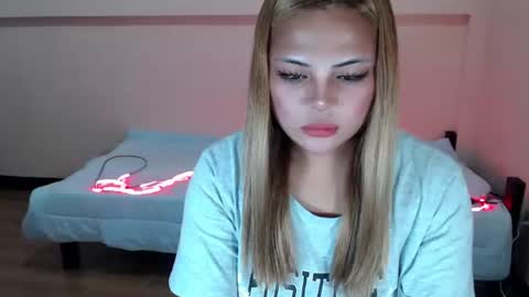Snapshot of sweet_hard_queenxxx chatting on October 1, 10:36 am sophia daisy online show from October 1, 10:36 am