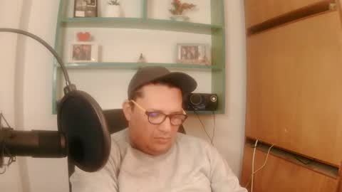 sweet_kisses_ online show from November 13, 12:19 pm