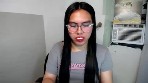 Snapshot of sweet_kyline69 chatting on October 10, 8:13 pm sweet_kyline69 online show from October 10, 8:13 pm