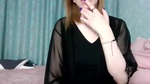 sweet_lilbunny online show from February 19, 5:56 pm