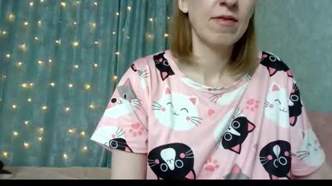 sweet_lilbunny online show from January 8, 4:35 pm