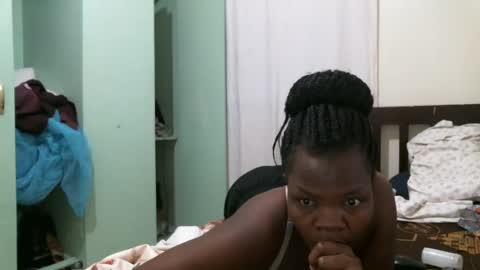 Snapshot of sweet_lilianah chatting on February 22, 3:01 am sweet_lilianah online show from February 22, 3:01 am