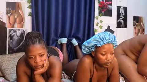 Snapshot of sweet_lizzyy chatting on October 14, 5:38 pm Sweet lizzyy online show from October 14, 5:38 pm