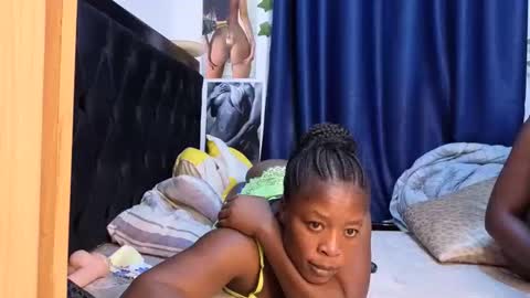 Snapshot of sweet_lizzyy chatting on October 17, 7:18 pm Sweet lizzyy online show from October 17, 7:18 pm