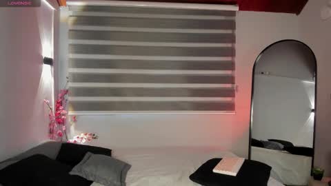 Snapshot of sweet_obsession__ chatting on October 14, 8:23 pm Sweet Obsession online show from October 14, 8:23 pm