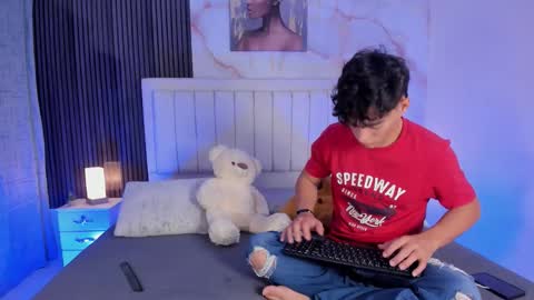 Snapshot of sweet_petter chatting on September 24, 12:34 pm Petter online show from September 24, 12:34 pm
