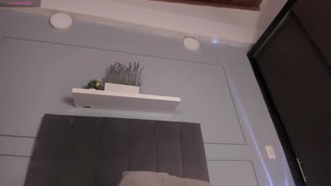 sea  online show from October 22, 1:02 pm