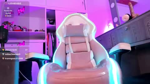          online show from March 3, 12:15 am