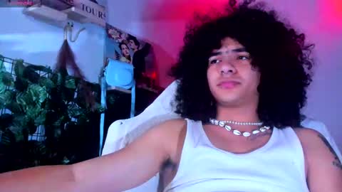 Snapshot of sweet_vond chatting on March 1, 6:03 am Steven independent model online show from March 1, 6:03 am