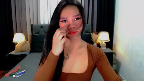 bea takashi  online show from March 29, 9:11 am