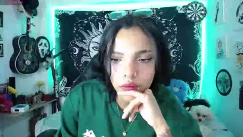 sweetbitter_ online show from December 3, 1:03 am