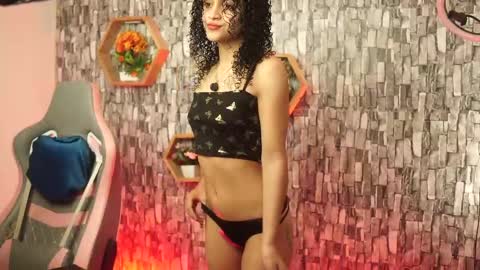 Salom independent model online show from April 15, 7:58 pm