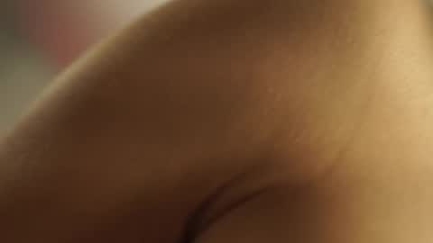 Salom independent model online show from November 11, 8:44 pm