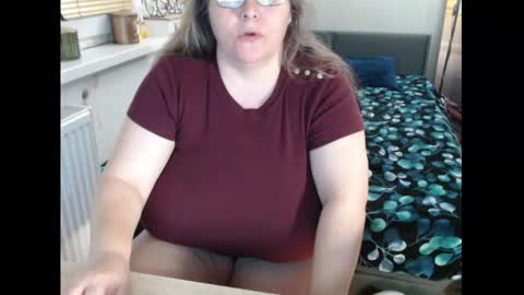Sweetboobs85h online show from February 11, 6:56 pm