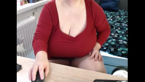 Sweetboobs85h online show from February 22, 10:30 am