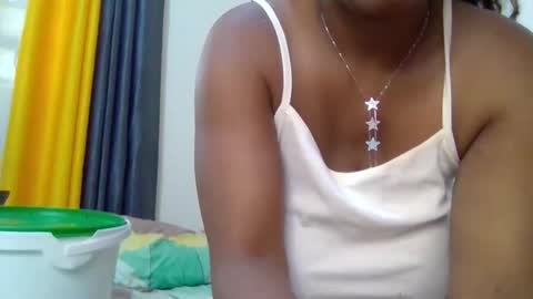 sweetbrwntit online show from November 12, 9:44 am