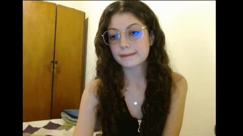 sweetcalm_ online show from February 1, 4:20 am