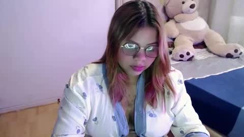 Snapshot of sweetcristalh chatting on October 12, 6:43 pm Cristal online show from October 12, 6:43 pm