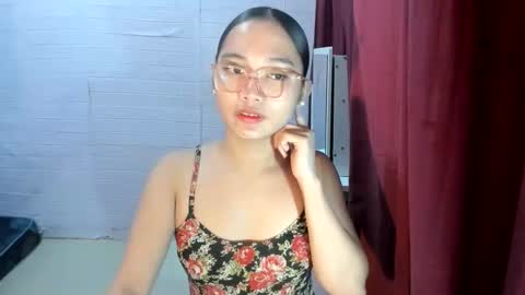 Snapshot of sweetcummer27 chatting on September 8, 8:19 pm SOPHIA online show from September 8, 8:19 pm