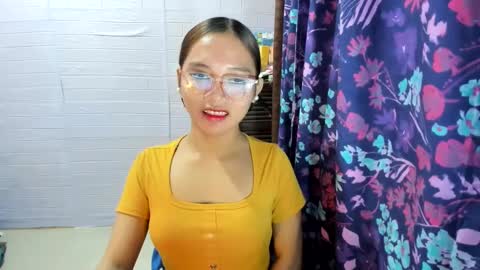 Snapshot of sweetcummer27 chatting on March 12, 4:19 am SOPHIA online show from March 12, 4:19 am