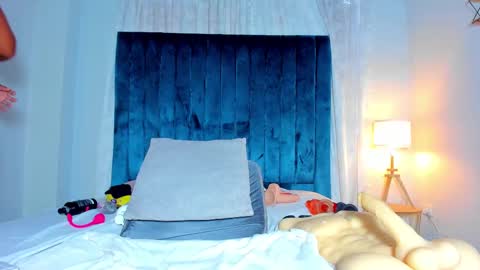 Snapshot of sweetebony_69 chatting on February 26, 6:26 pm Mia online show from February 26, 6:26 pm