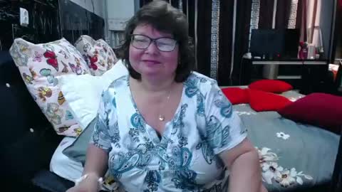 sweetestmilf4you online show from April 30, 8:57 pm