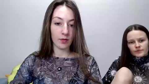 Snapshot of sweetheart_77 chatting on January 24, 8:11 pm Emma online show from January 24, 8:11 pm