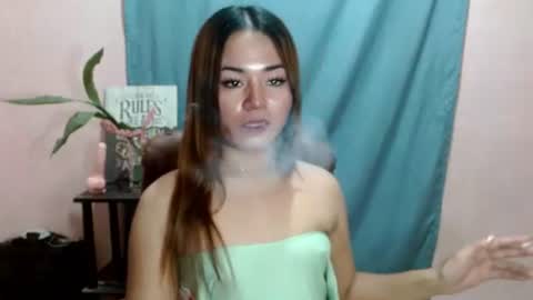 Snapshot of sweethotlove_xoxo chatting on October 4, 12:25 pm sweethotlove_xoxo online show from October 4, 12:25 pm