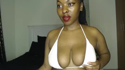 Snapshot of sweetice_01 chatting on January 15, 6:19 pm euny online show from January 15, 6:19 pm