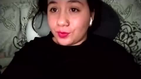 Snapshot of sweetie__annie chatting on February 23, 4:28 am Ana Mara  i cant Make noise My family is here  online show from February 23, 4:28 am