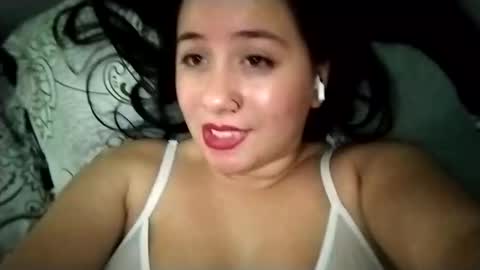 Snapshot of sweetie__annie chatting on February 20, 7:01 am Ana Mara  i cant Make noise My family is here  online show from February 20, 7:01 am