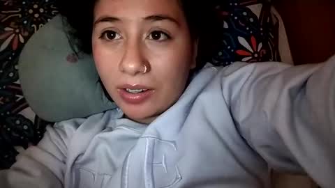 Ana Mara  i cant Make noise My family is here  online show from February 4, 4:27 am