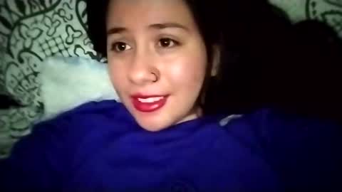 Snapshot of sweetie__annie chatting on February 27, 3:29 am Ana Mara  i cant Make noise My family is here  online show from February 27, 3:29 am