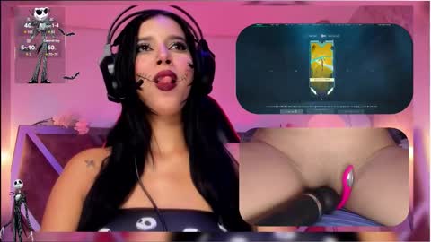 Snapshot of sweetie_cloe chatting on October 14, 11:08 pm sweetie_cloe online show from October 14, 11:08 pm