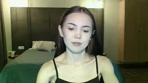 Snapshot of sweetieee_kira chatting on September 10, 1:28 am sweetieee_kira online show from September 10, 1:28 am