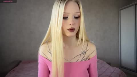 sweetie Lisa3 online show from March 9, 1:15 pm