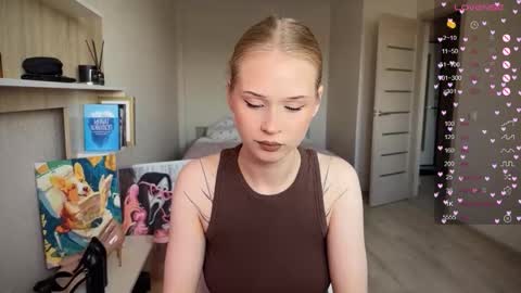 sweetie Lisa3 online show from October 21, 9:47 am