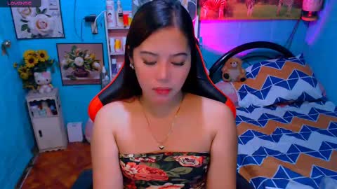 Nicole online show from March 8, 10:02 pm