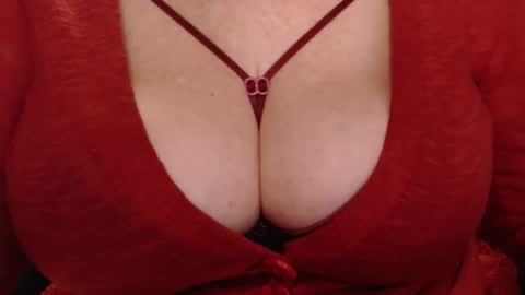 Snapshot of sweetli_angel chatting on October 13, 1:51 am sweetli_angel online show from October 13, 1:51 am