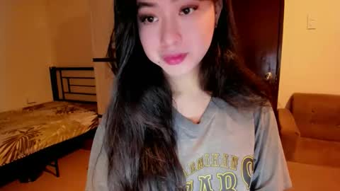 Snapshot of sweetlovepinay04 chatting on October 20, 3:33 am Zoe online show from October 20, 3:33 am