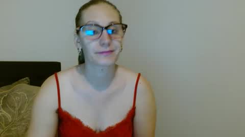 Snapshot of sweetmayaxoxo chatting on December 5, 3:55 pm sweetmayaxoxo online show from December 5, 3:55 pm