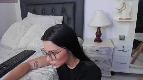 sweetnicky1 online show from March 1, 7:07 pm