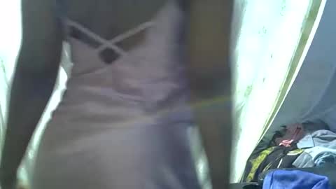 Snapshot of sweetqueen20 chatting on October 21, 1:54 am queen online show from October 21, 1:54 am