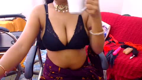 SweetSour online show from May 26, 3:01 am